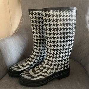 NWOT Houndstooth Rain Boots Sz8